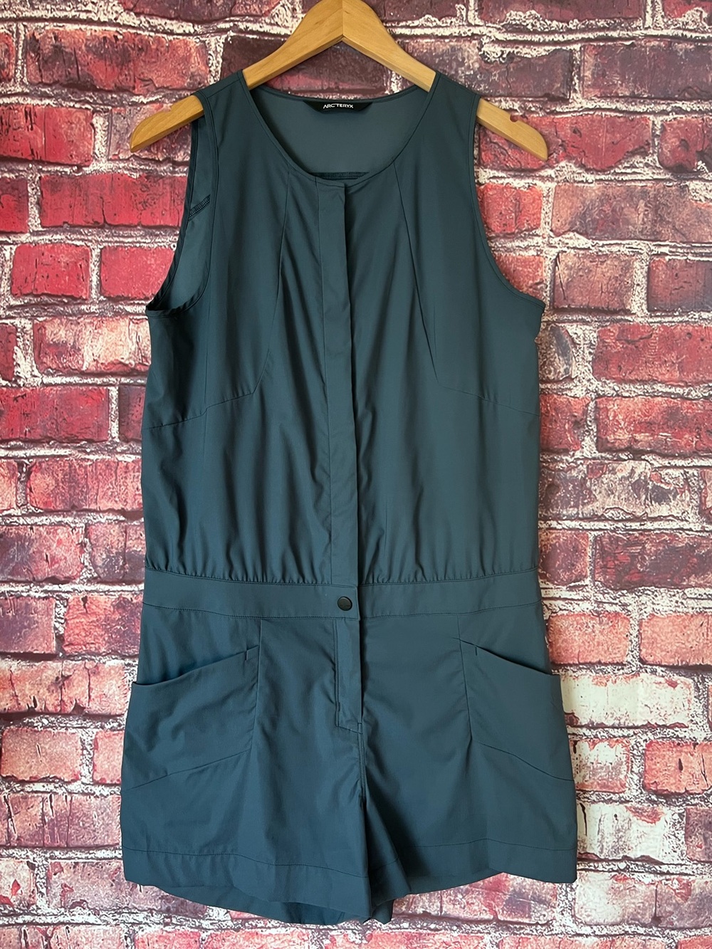 Arc'teryx Kyla Romper Women's Dark Green Grey Utility Hiking Size 10